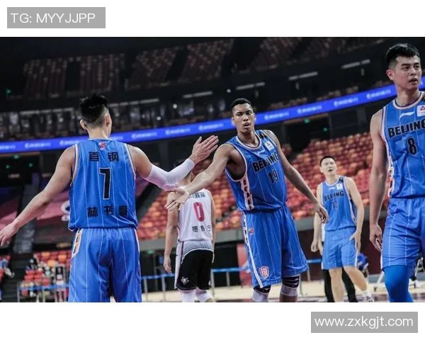 周琦与林书豪的篮球对决：谁能在赛场上书写传奇篇章